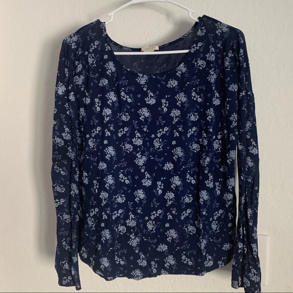 Navy floral tee